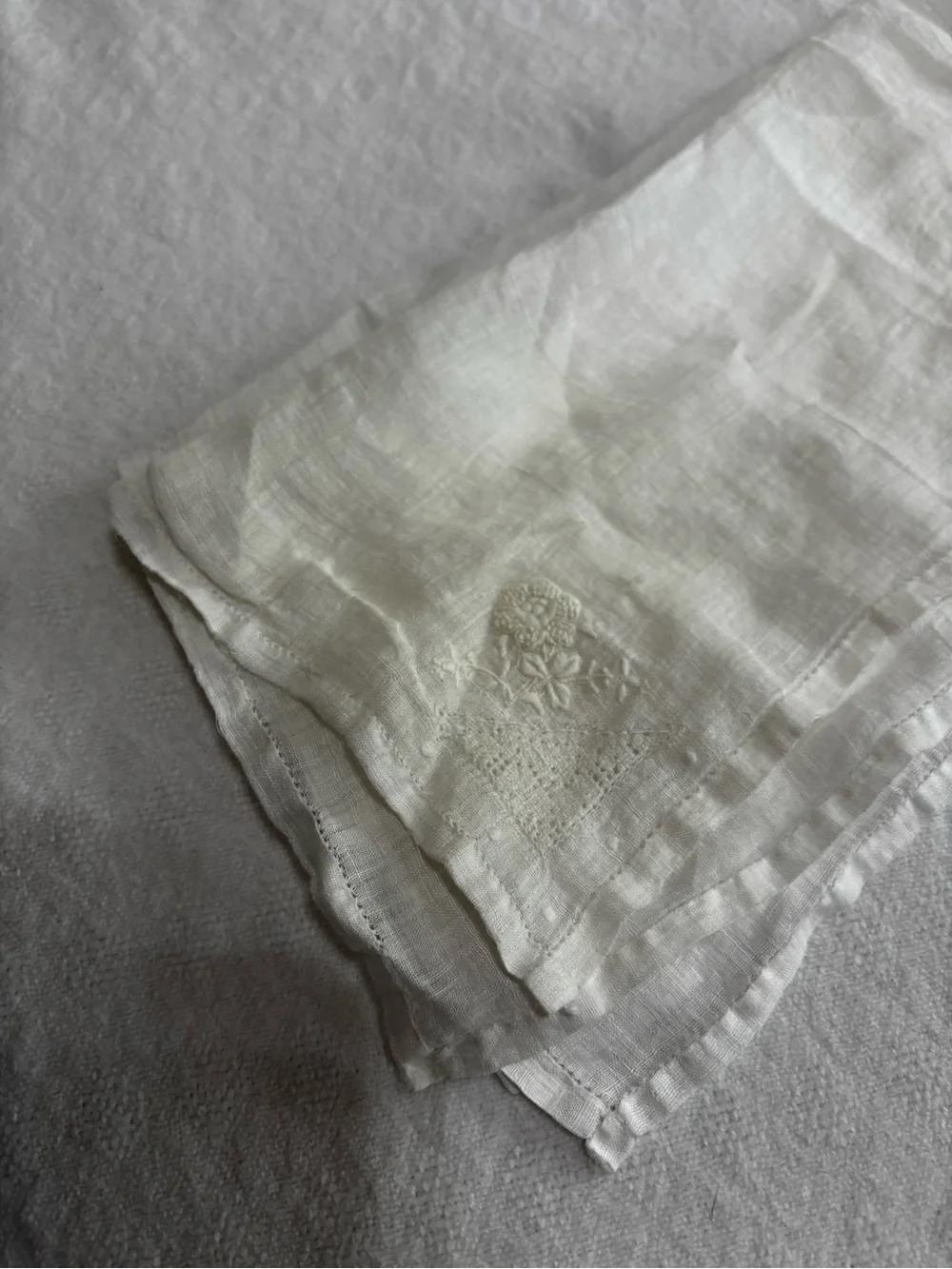 Classic White Embroidered Linen Napkins - Multipack